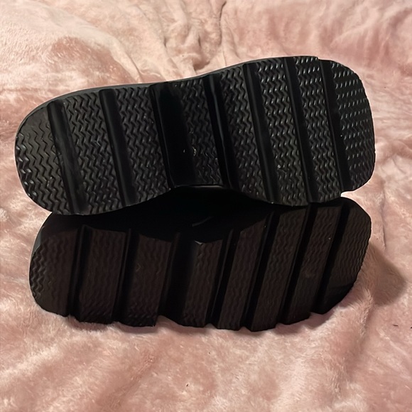 Black Demonia Shaker-52 - Picture 8 of 13